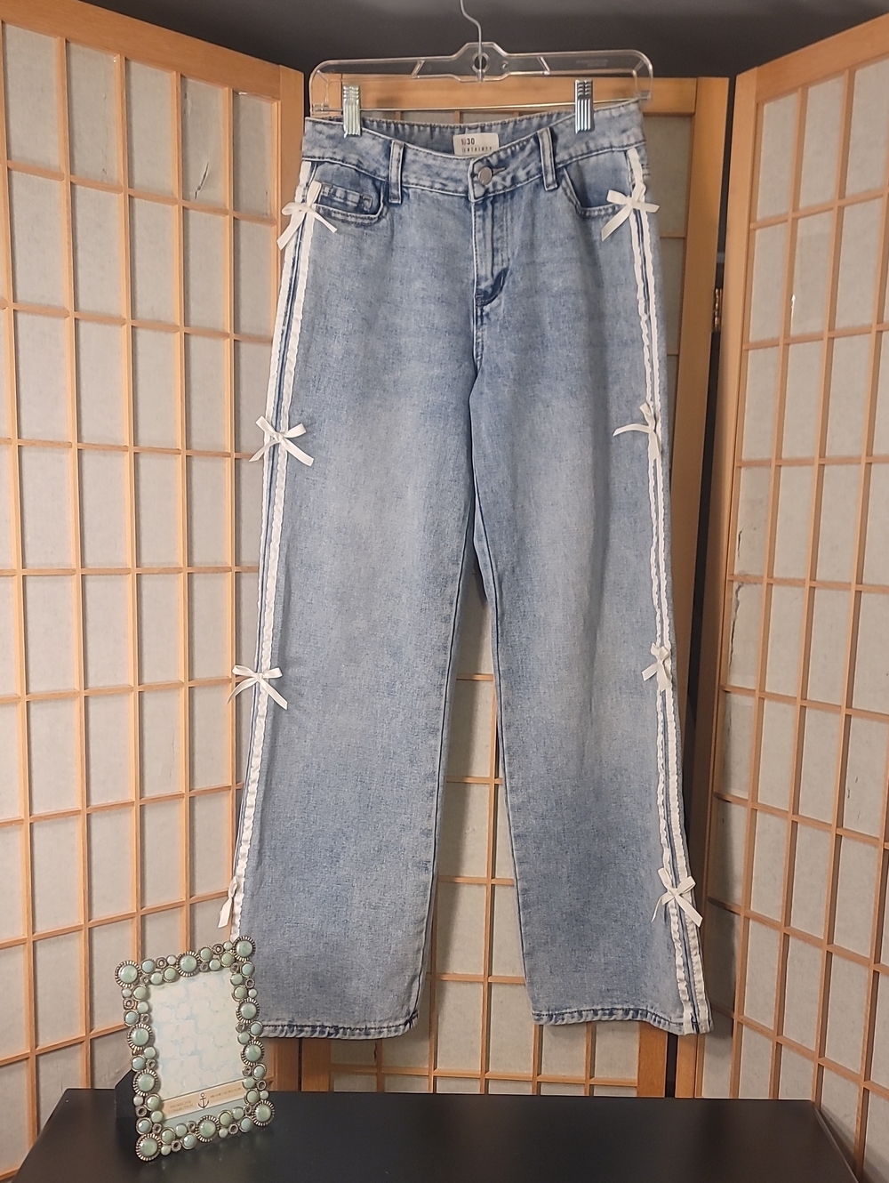 1030 T.E.N.T.H.I.R.T.Y Bow Side Jeans